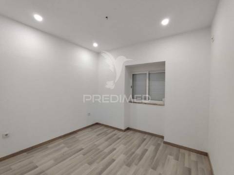 Apartamento t2 remodelado lavradio