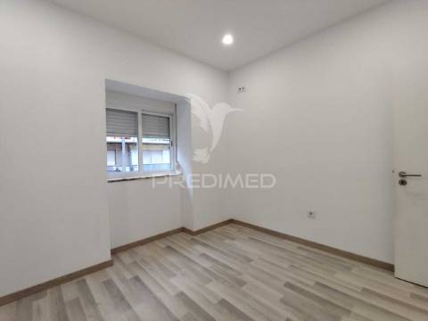 Apartamento t2 remodelado lavradio