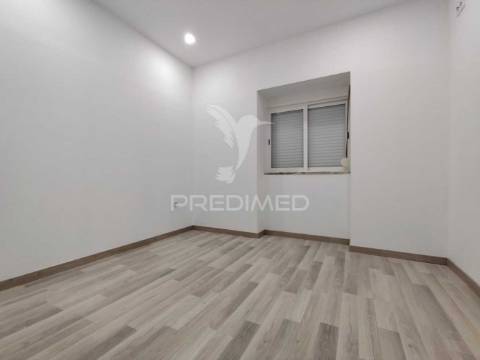 Apartamento t2 remodelado lavradio