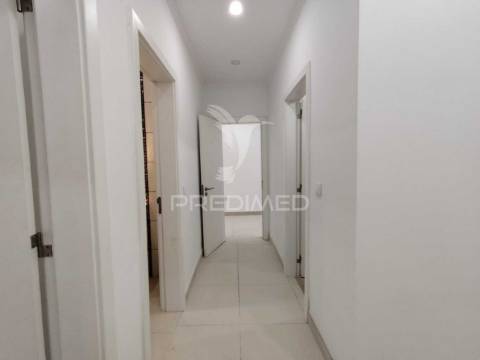 Apartamento t2 remodelado lavradio