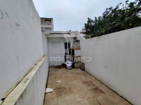 Apartamento t2 remodelado lavradio