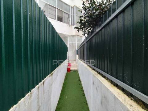 Apartamento t2 remodelado lavradio