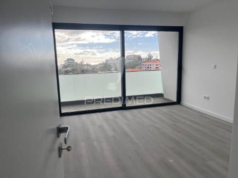 Moradia geminada t3 com vista panoramica para o funchal.