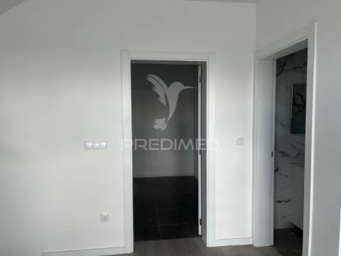 Moradia geminada t3 com vista panoramica para o funchal.