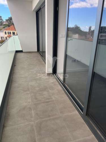 Moradia geminada t3 com vista panoramica para o funchal.