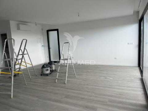 Moradia geminada t3 com vista panoramica para o funchal.