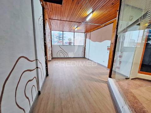 Loja para comércio ou serviços - arrendamento