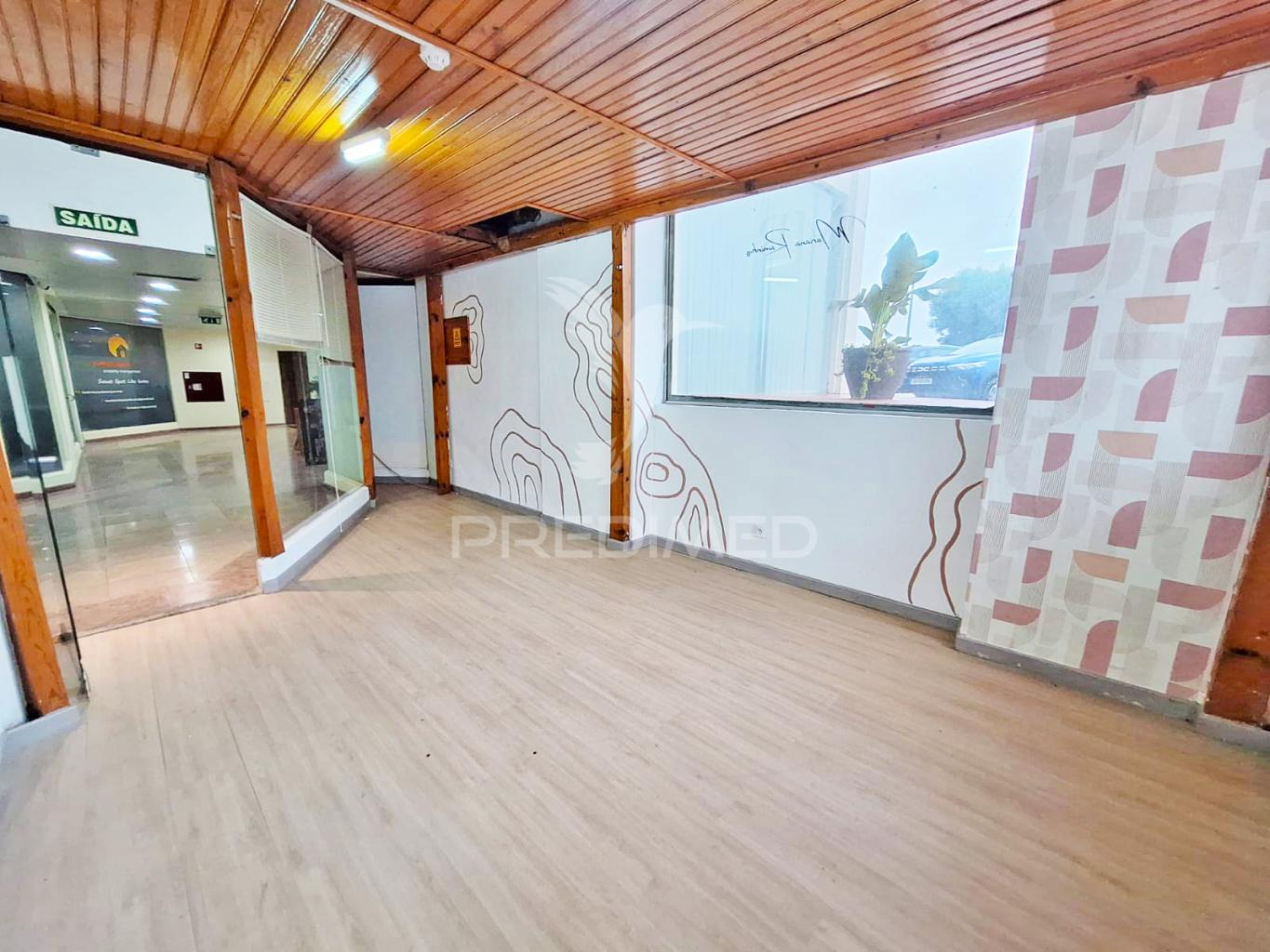 Loja para comércio ou serviços - arrendamento