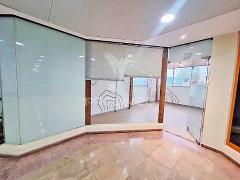 Loja para comércio ou serviços - arrendamento