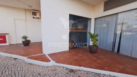 Loja para comércio ou serviços - arrendamento