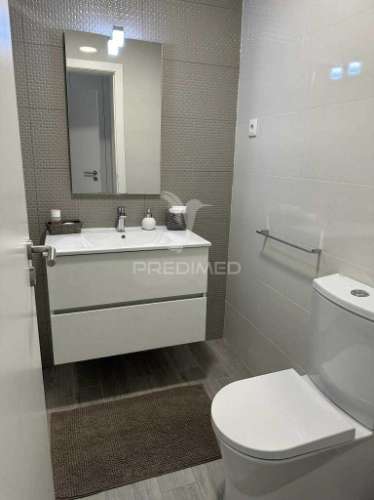 Apartamento t3 semi-novo , perto da rotunda do marquês no peso da régua