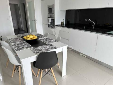 Apartamento t3 semi-novo , perto da rotunda do marquês no peso da régua