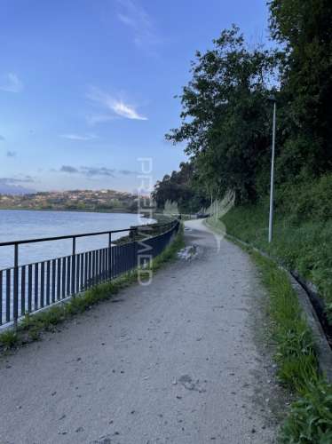 Oportunidade de investimento — oliveira do douro - centro