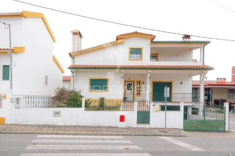 Moradia v3, montalvo - constância.