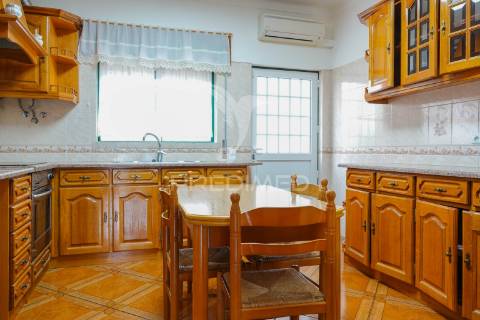 Moradia v3, montalvo - constância.