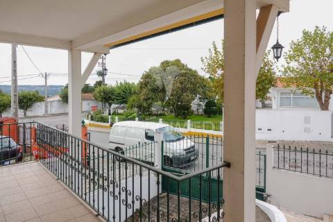 Moradia v3, montalvo - constância.