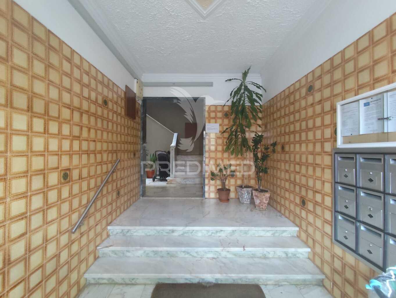 Apartamento t1 para restauro – oportunidade de investimento | cruz de pau, seixal