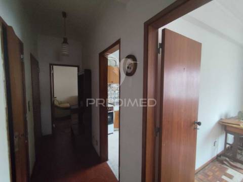 Apartamento t1 para restauro – oportunidade de investimento | cruz de pau, seixal