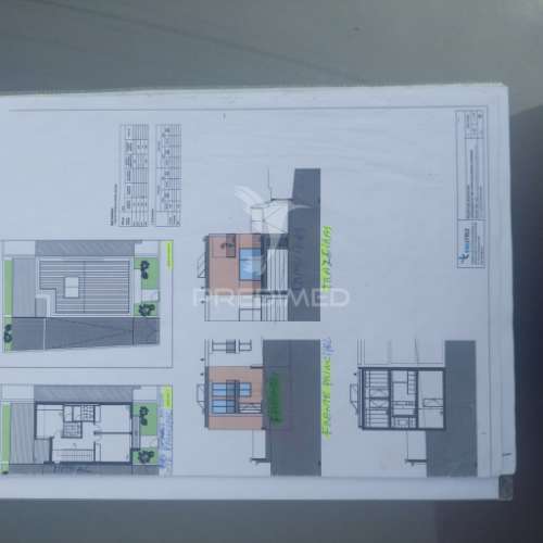 Moradia de tipologia t3 em canelas , vila nova de gaia