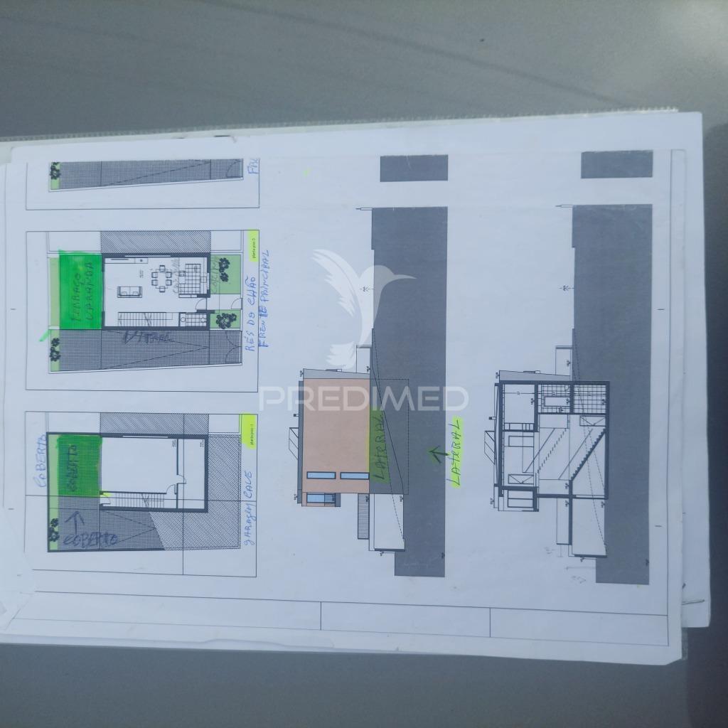 Moradia de tipologia t3 em canelas , vila nova de gaia