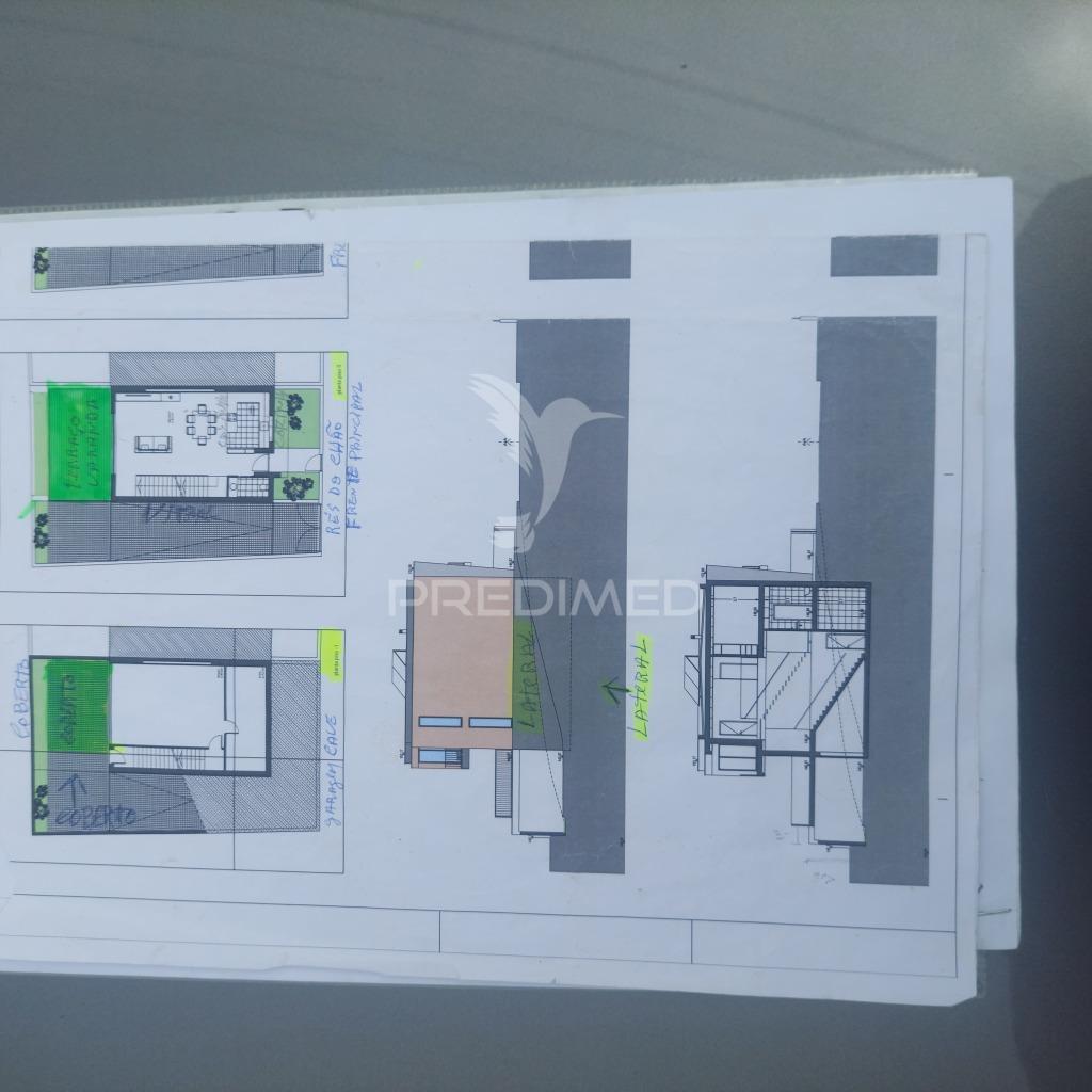 Moradia de tipologia t3 em canelas , vila nova de gaia