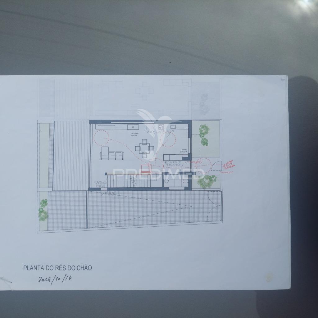 Moradia de tipologia t3 em canelas , vila nova de gaia