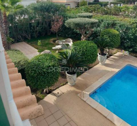 Algarve- almancil  moradia isolada  t5 jardim e piscina- praia