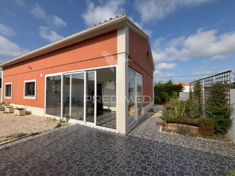 Moradia t2 + 2 situada em trás do outeiro