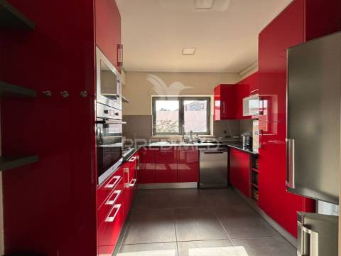 Moradia t2 + 2 situada em trás do outeiro