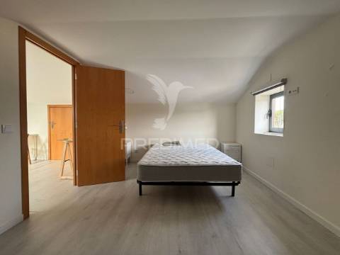 Moradia t2 + 2 situada em trás do outeiro