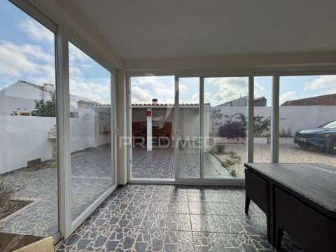 Moradia t2 + 2 situada em trás do outeiro