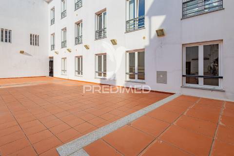 Apartamento t4 centro histórico de évora com lugar de garagem!