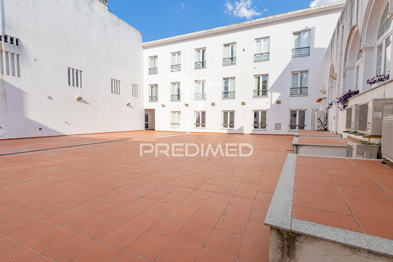 Apartamento t4 centro histórico de évora com lugar de garagem!