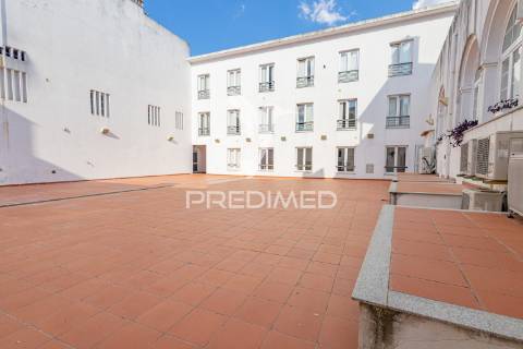 Apartamento t4 centro histórico de évora com lugar de garagem!