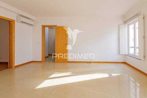 Apartamento t4 centro histórico de évora com lugar de garagem!