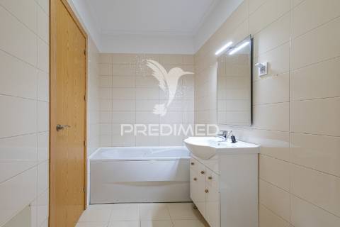 Apartamento t4 centro histórico de évora com lugar de garagem!