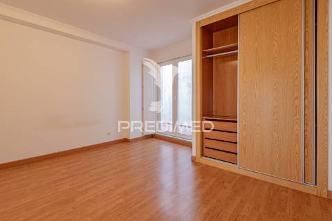 Apartamento t4 centro histórico de évora com lugar de garagem!