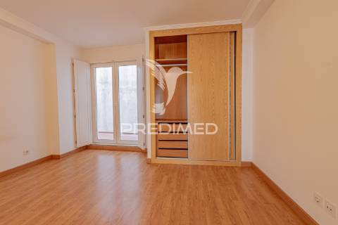 Apartamento t4 centro histórico de évora com lugar de garagem!