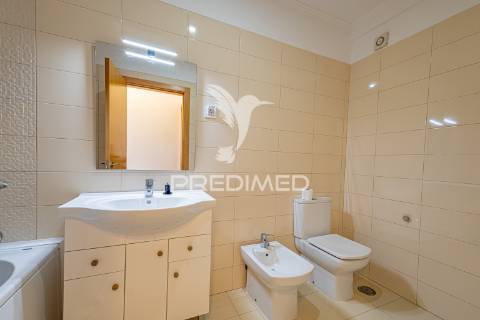 Apartamento t4 centro histórico de évora com lugar de garagem!