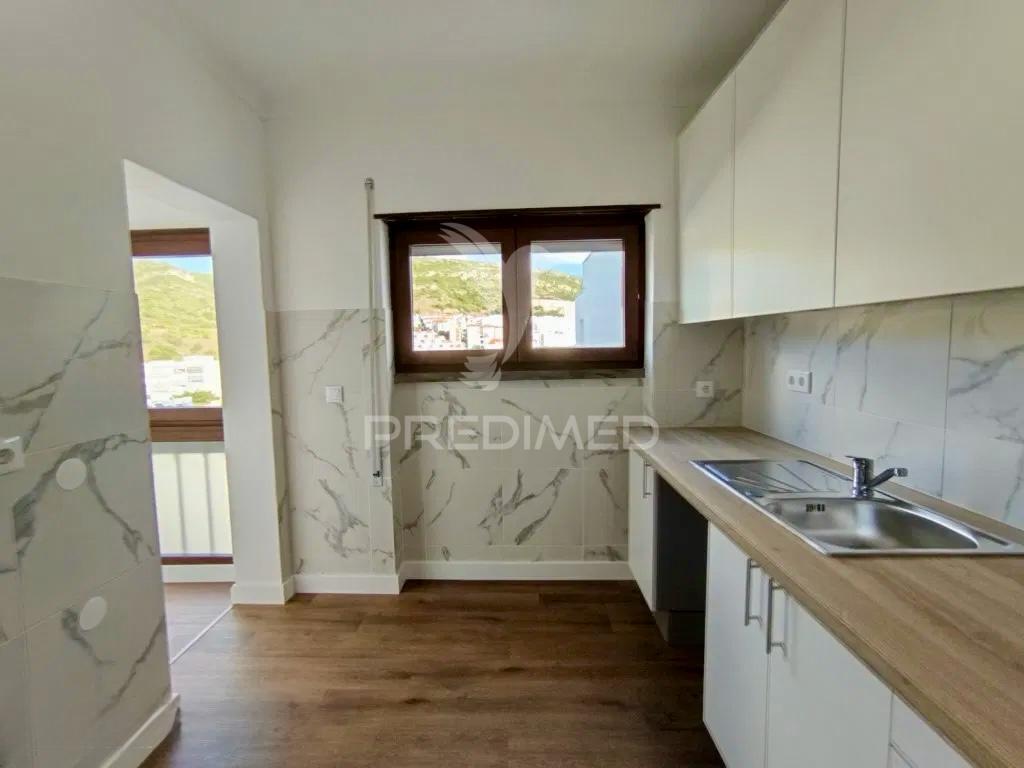 Apartamento t2 renovado sesimbra