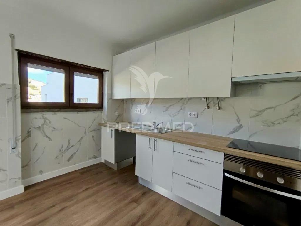 Apartamento t2 renovado sesimbra