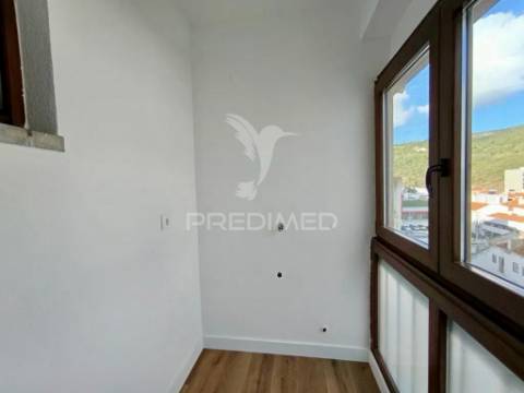 Apartamento t2 renovado sesimbra