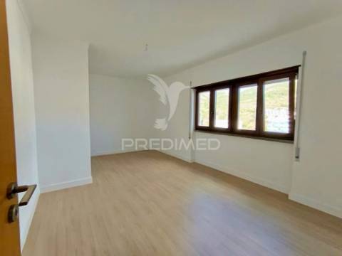 Apartamento t2 renovado sesimbra
