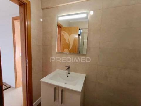 Apartamento t2 renovado sesimbra