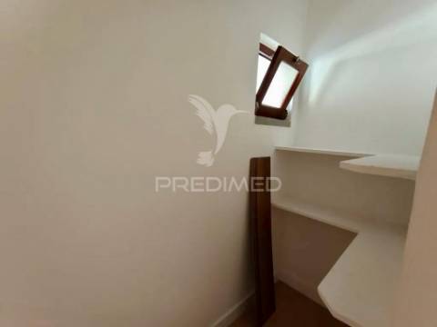 Apartamento t2 renovado sesimbra