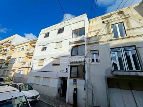 Apartamento t2 renovado sesimbra