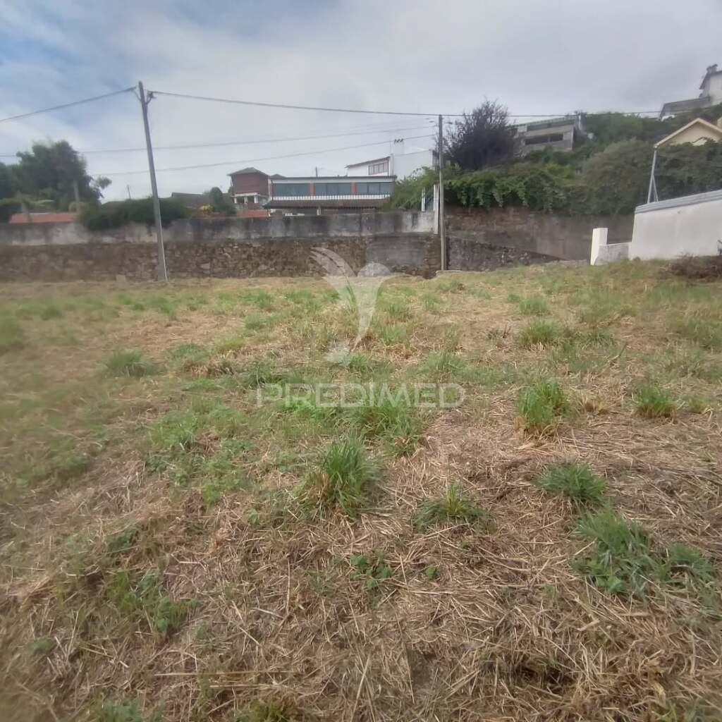 Terreno para construção em fiães – 720 m²
