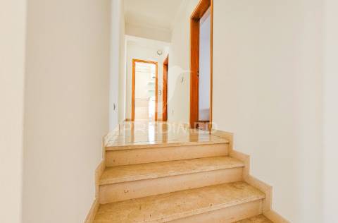 Moradia t5 com piscina e vistas deslumbrantes!