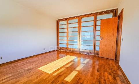 Moradia t5 com piscina e vistas deslumbrantes!