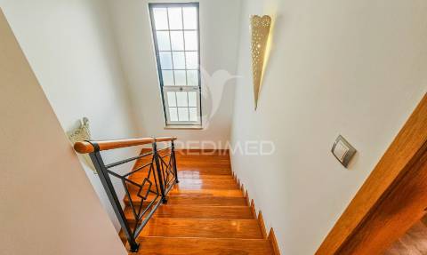 Moradia t5 com piscina e vistas deslumbrantes!